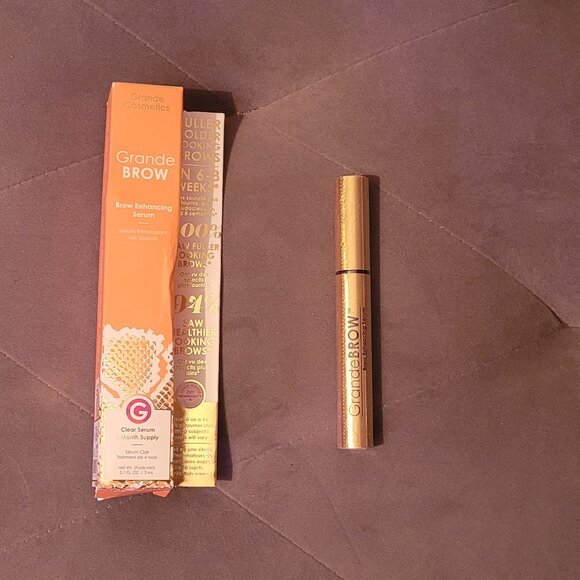 NIP GrandeBrow Brow Enhancing Serum - Picture 2 of 3